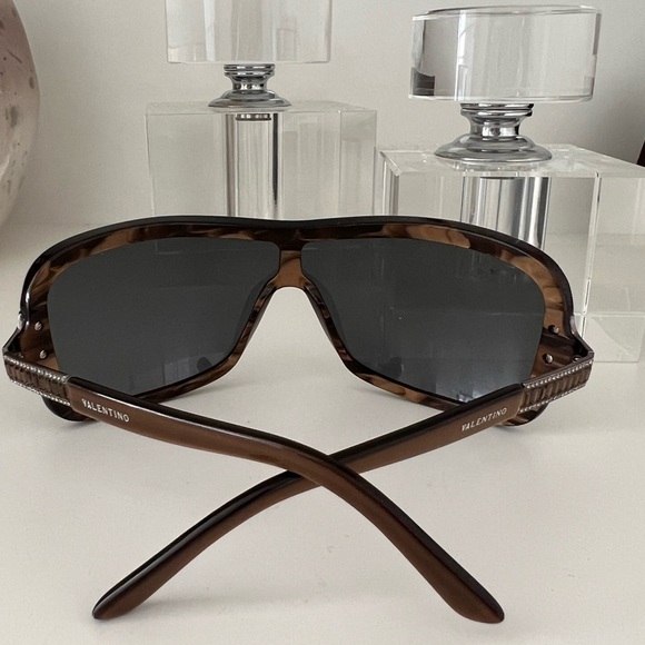 Valentino sunglasses. - Picture 3 of 4